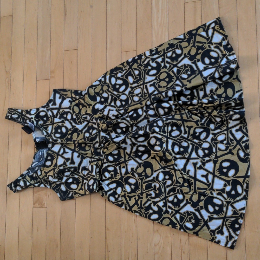 FOLTER Sz L Skulls Crossbones Fit & Flare Sleeveless Dress Pockets NWOT Gold